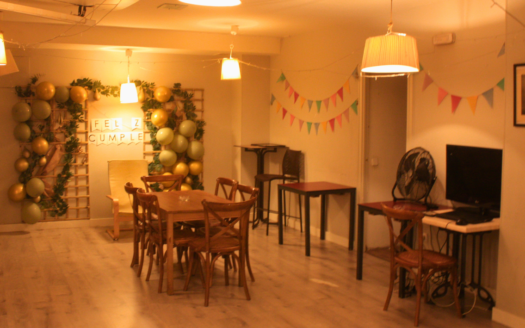 Excelente cafetería con terraza en Chamberí