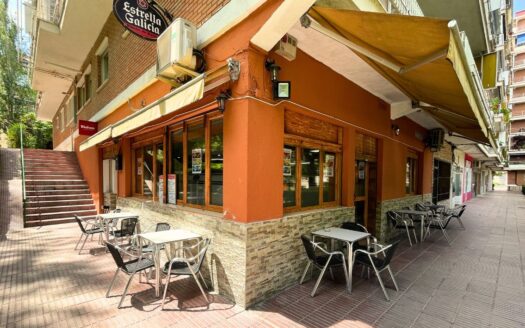 Bar con Alta Facturación y Terraza en Entorno Privilegiado