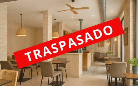 Restaurante en esquina con encanto rústico en Malasaña – Licencia definitiva y cocina equipada