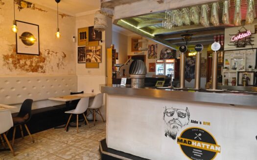 Bar restaurante en traspaso junto al WiZink Center con licencia definitiva