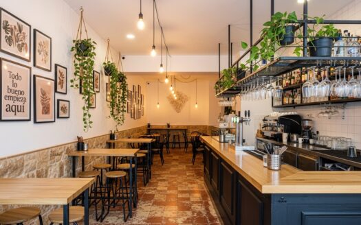 Bar cafetería en traspaso en Madrid Centro con licencia definitiva y rentabilidad inmediata